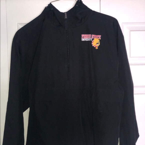 Men’s Champion Ferris State 1/2 Zip Windbreaker - Picture 5 of 6